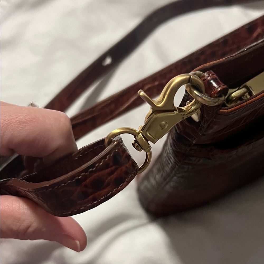 Brahmin Elegant Brown leather Crocodile Embossed Shoulder Bag - Picture 10 of 14